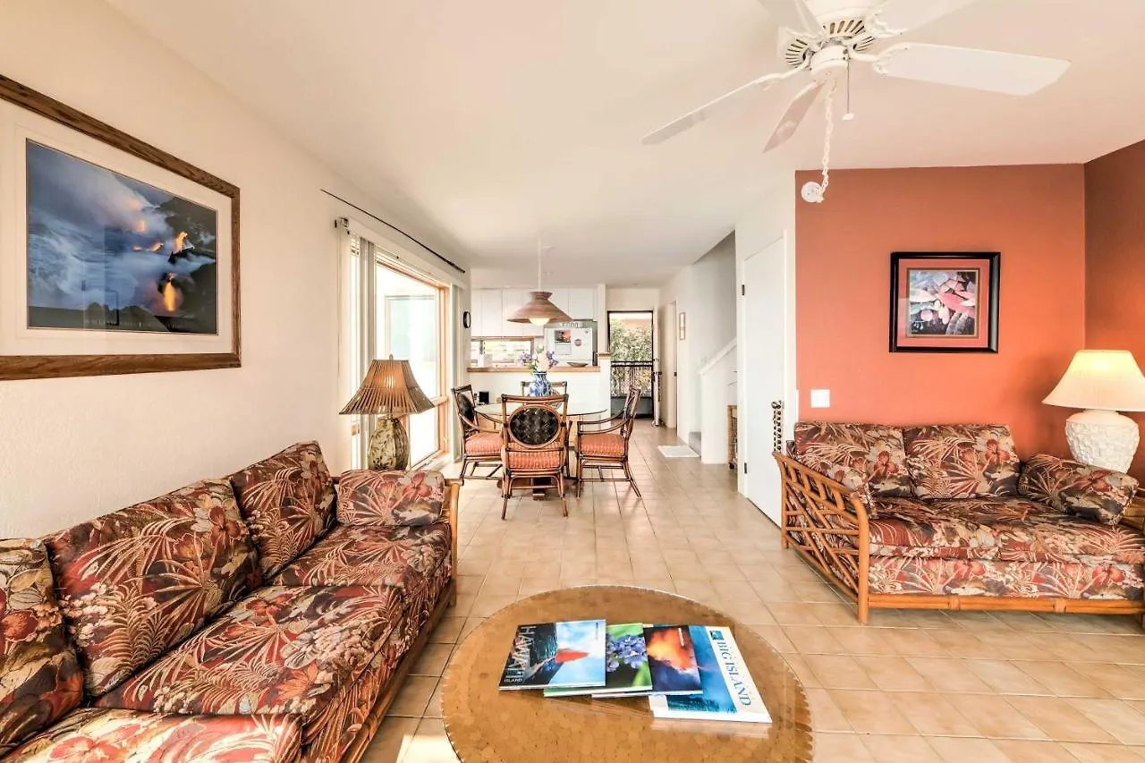 Holiday home Oceanfront Kailua-Kona Townhome With Pool And Views!