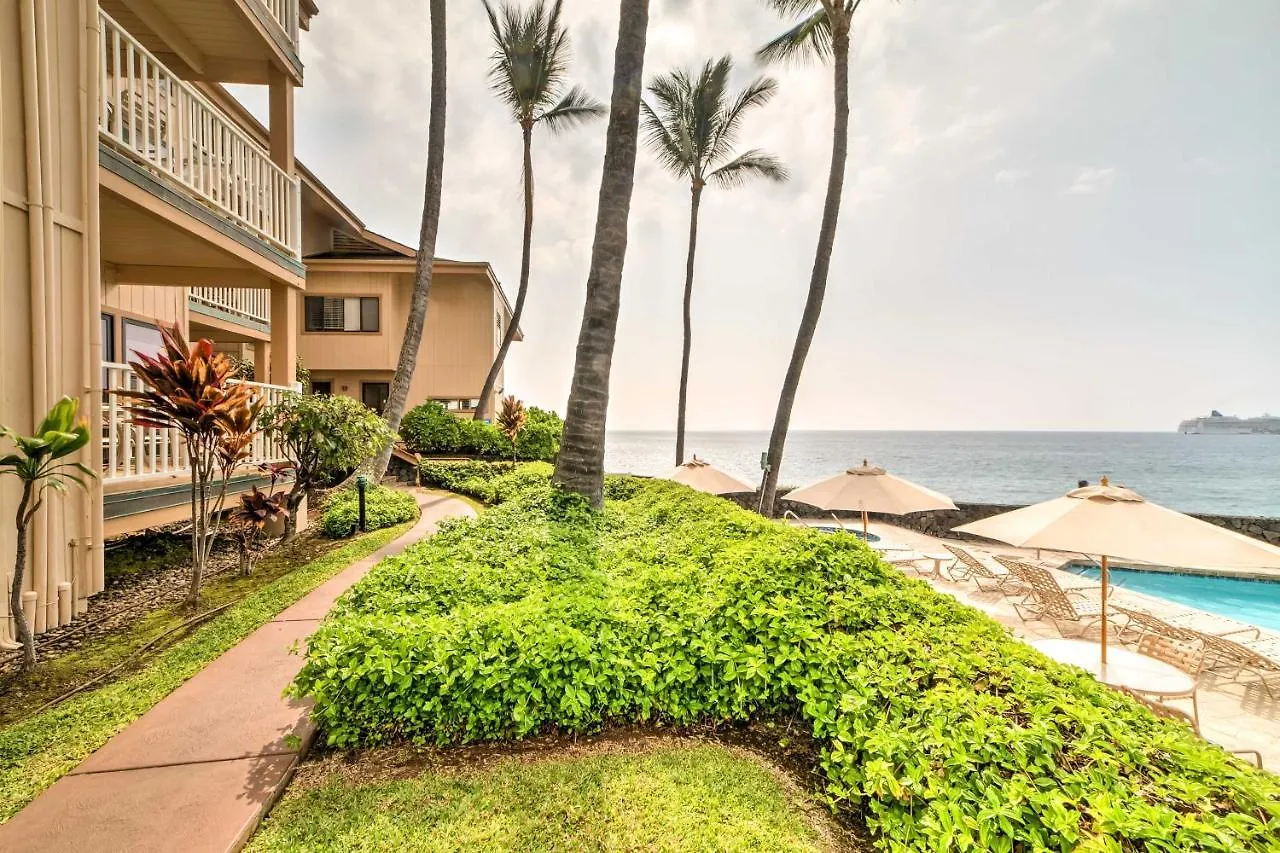 Holiday home Oceanfront Kailua-Kona Townhome With Pool And Views!