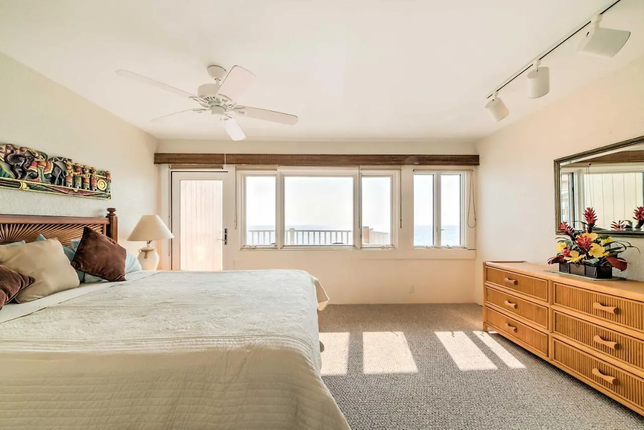 Oceanfront Kailua-Kona Townhome With Pool And Views! Holiday home