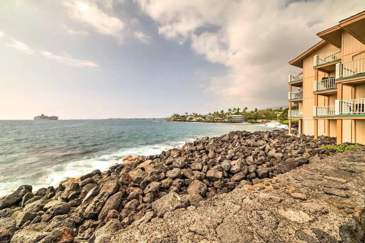Holiday home Oceanfront Kailua-Kona Townhome With Pool And Views! United States