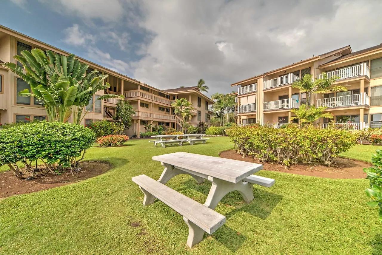 Oceanfront Kailua-Kona Townhome With Pool And Views! Holiday home